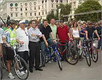 US Consul CG Yee, along with the Mayor of Thessaloniki Vassilis Papageorgopoulos, the Prefect of Thessaloniki Panagiotis Psomiadis, and many others participating in World Environment Day on the waterfront bike path