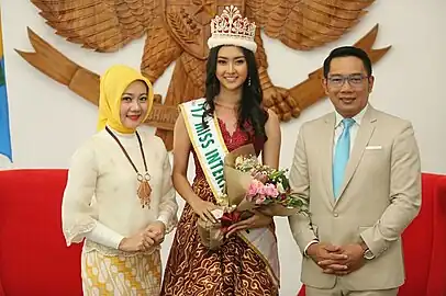 Lilliana alongside the 15th Governor of West Java, Ridwan Kamil and his wife in Gedung Sate.