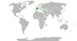 Location of France (dark green)– in Europe (green & dark grey)– in the European Union (green)