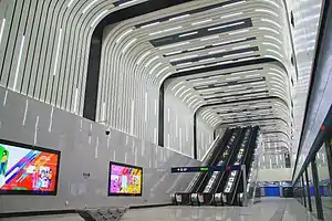 The platform of Xujiapeng Station, Line 8