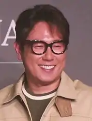 Yoon Jong-shin (2017)