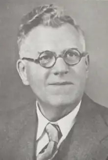 Portrait photograph of Charles B. Gentry