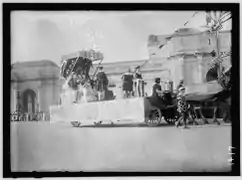 The "Columbus before the King" Float