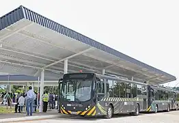 Ómnibus del GRU Airport para el traslado gratuito entre la Estación Aeropuerto y los terminales