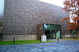 Nuevo edificio para exposiciones del museo.
