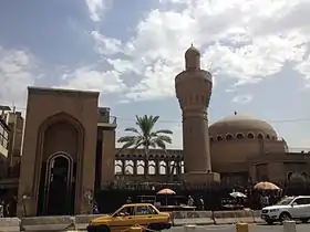 Mezquita de Al-Khulafa construida por el califa abasí Al-Muktafi, esta mezquita es un gran ejemplo de la arquitectura abasí