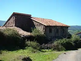 Arquitectura popular en Somaconcha. Casa deshabitada.