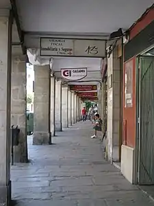 Soportales en la Corredera de San Fernando.