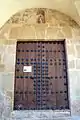 Detalle de la entrada a la iglesia parroquial de la Natividad en Tormón (Teruel). siglo XVII.