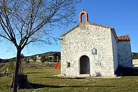 Vista frontal (meridional) de la ermita de San Roque en Vallanca (2017).