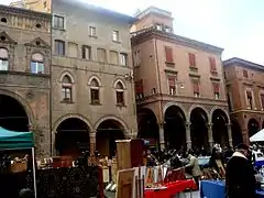 Palazzi de la Piazza Santo Stefano.