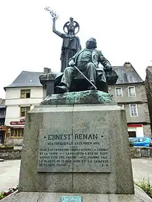 Tréguier : estatua de Ernest Renan