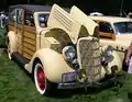 Ford 48 camioneta con carrocería de madera