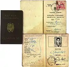 Pasaporte español emitido en Ifni, una posesión colonial en el norte de África.