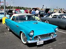 Ford Thunderbird de 1956 (modelo de la primera generación).