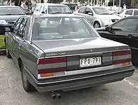 Nissan Skyline Ti berlina (1986 a 1988)