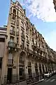 Edificio del nº 1 de la calle Huysmans de París. Con esculturas de Sartorio