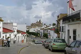 Vista del Monasterio de San Isidoro del Campo desde el pueblo.