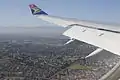 Airbus A340 de South African Airways a punto de aterrizar en el Aeropuerto Internacional de Ciudad del Cabo, Sudáfrica