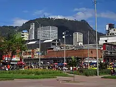 Vista de Monserrate desde Los Mártires