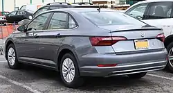 VW Jetta VII vista posterior