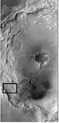 Contexto para la siguiente imagen del cráter de Bamberg. El cuadro muestra de dónde vino la siguiente imagen. Esta es una imagen CTX de Mars Reconnaissance Orbiter