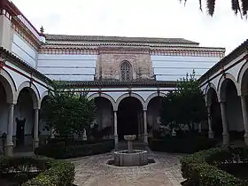 Patio de entrada de la Iglesia.