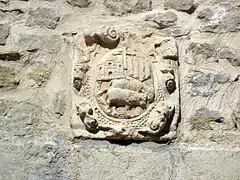 Escudo en la fachada del ayuntamiento.