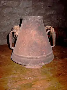 Cántaro de hierro del Alto Aragón, usado para contener aceite.