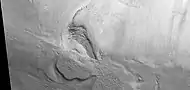 Vista cercana de un derrumbe, imágen tomada por la cámara HiRISE bajo el programa HiWish