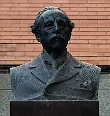 Busto del prosista Narcís Oller realizado por Eusebio Arnau.