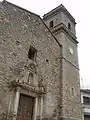 Fachada iglesia con campanario