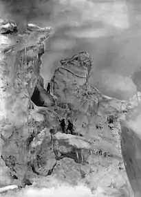 Luis Amadeo de Saboya y sus guías escalando una cascada de hielo en el Chogolisa (7.665 m).