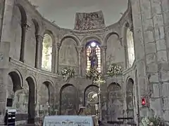 Interior del ábside de la Colegiata de Santa María de Sar.