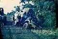Accidente del equipo de filmación en la ruta Pasto-Tumaco. cuya carretera de tierra era el antiguo talud de la vía de tren cuya construcción se describe en la película Chambú