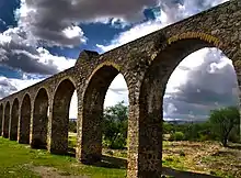 Fotografía del acueducto del Saucillo.