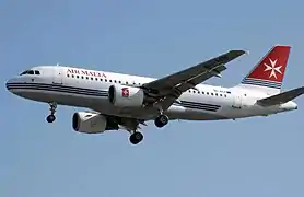 Airbus A319-100 de Air Malta aterrizando en el Aeropuerto de Londres-Heathrow.