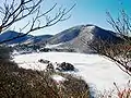 El lago Ōno y el monte Jizo durante el invierno.