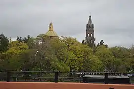 Vista del templo desde la Alameda Juan Sarabia.