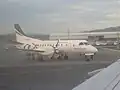 Avión de Regional Express con pasajeros desembarcando