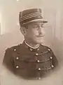 Aron Gerschel, Alfred Dreyfus con uniforme, París, hacia 1890, impresión de gelatina de plata y bromuro pegada sobre cartón, 13,5 x 9,5 cm, Museo de arte e historia del Judaísmo, París.