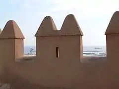 Merlones piramidales de la Alcazaba de Almería, del siglo X.