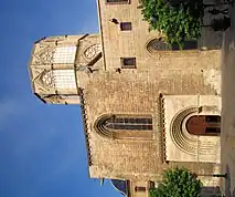 Vista oriental (plaza de la Limosna): puerta de la Limosna y cimborrio