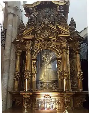 Altar de la Virgen de Guadalupe en la cabecera de la nave de la Epístola