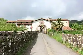 Entrada del pueblo.