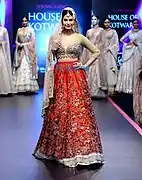 Lehenga, falda típica india