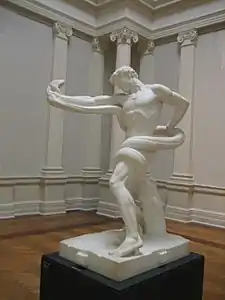 Atleta luchando con una pitón, escultura de mármol blanco réplica de la original en bronce, 1888–1891, colección privada.