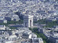 14 de agosto de 2009: El Arco de Triunfo visto desde la Torre Eiffel