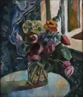 Opstilling med blomster i en vase