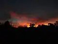 Rayos crepusculares tras el ocaso en Aguascalientes.